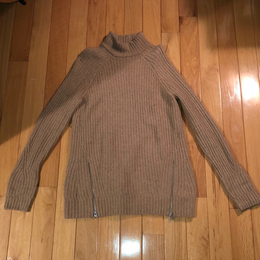 Abercrombie tan sweater dress w zippers
